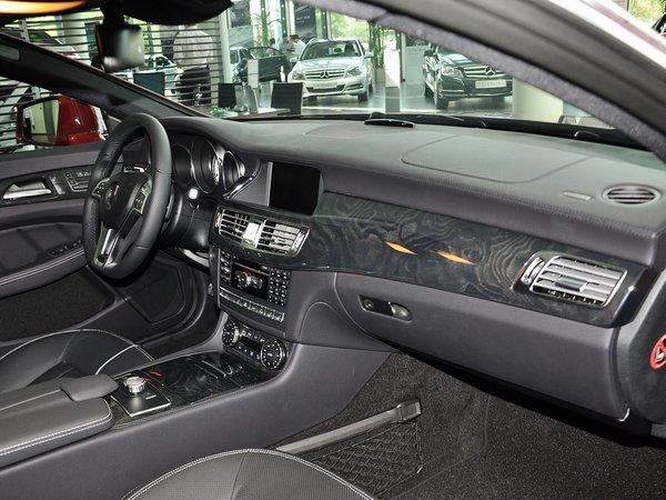 奔驰(进口) CLS350 3.5L 中控台右侧