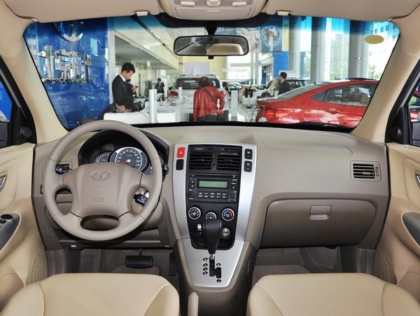 �����ִ� 2.0L �Զ� �п�̨����