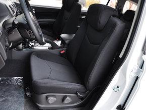 上汽荣威 1.8T 2WD 驾驶席座椅前45度视图