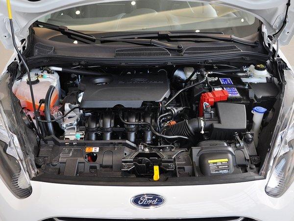 长安福特 两厢 1.5L 手动 发动机局部特写