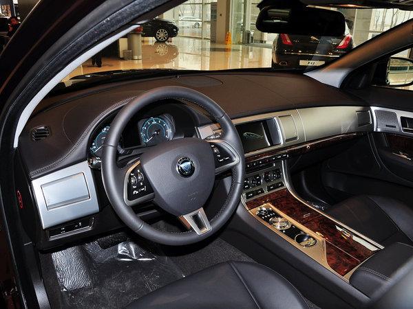 �ݱ� XF 2.0T �п�̨���