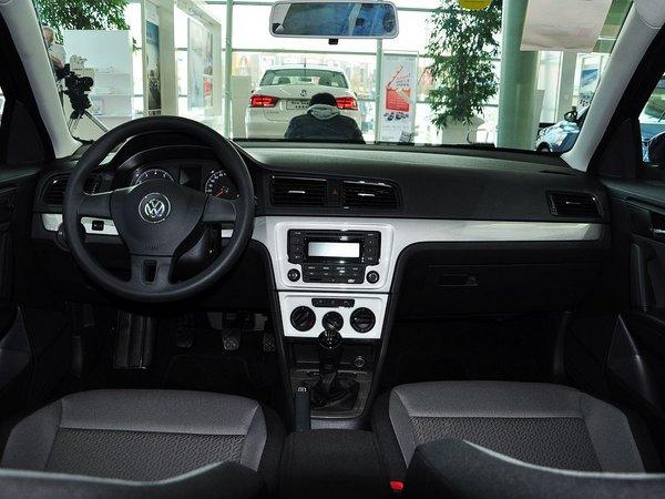 上海大众 1.6L 手动 中控台整体