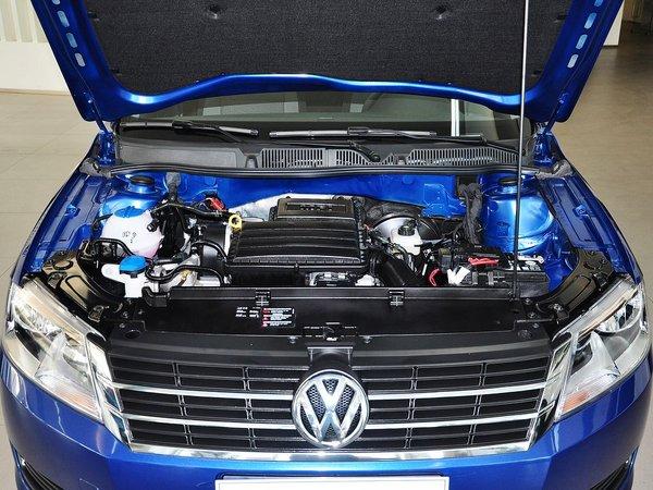 上海大众 1.6L 手动 发动机局部特写