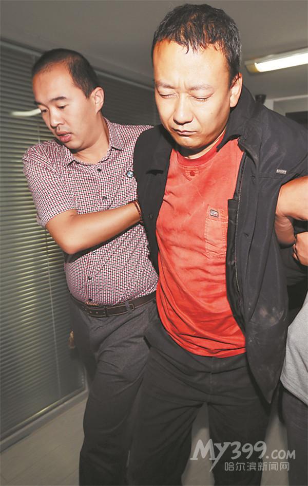 哈尔滨杀人嫌犯被擒 被问杀人时是否害怕蔑视一哼-中新网