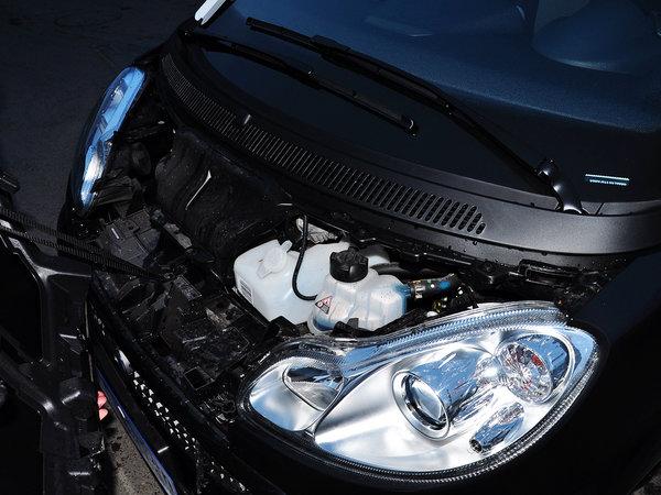 smart 1.0 mhd 发动机主体特写