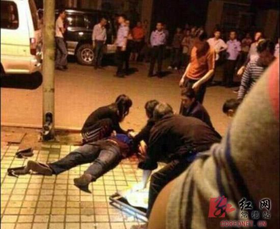 湖南临澧街头发生砍人致死事件死者身中数刀图