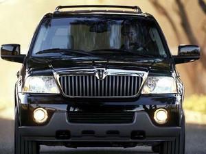 ���ͷ����SUV �ֿ��캽Ա����12��Ԫ