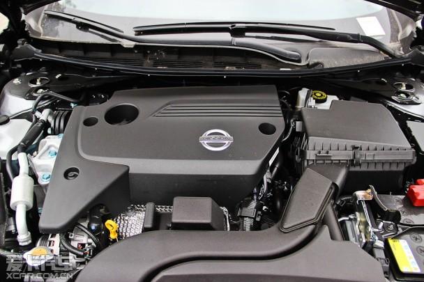 东风日产2013款天籁