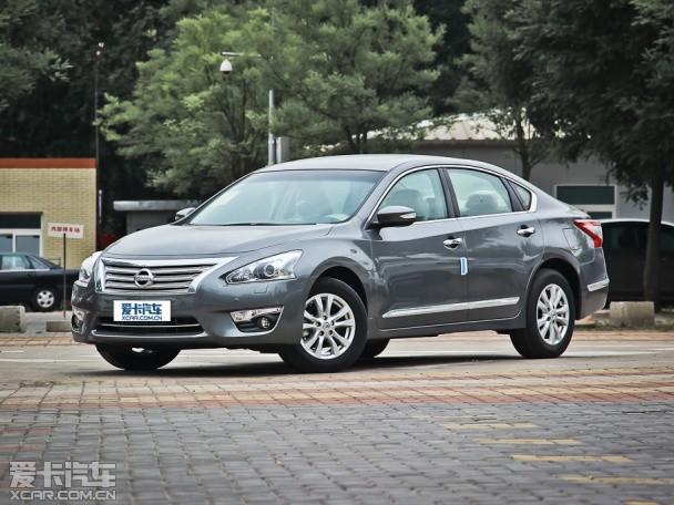 东风日产2013款天籁