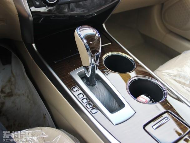 东风日产2013款天籁