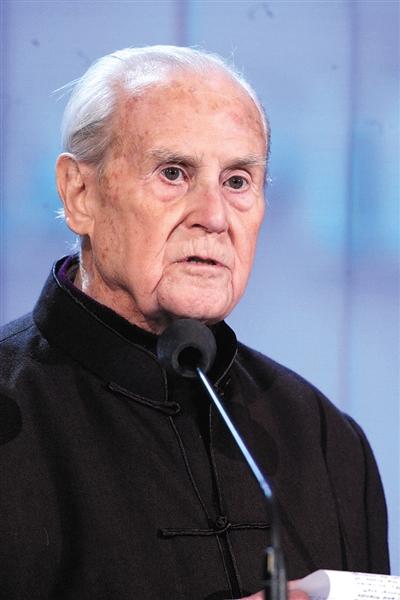 沙博理 全国政协第六届至十二届委员新京报讯 18日,美国裔全国政协