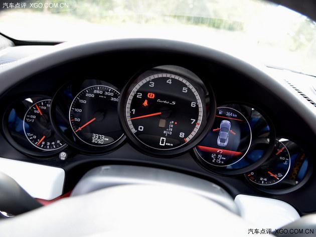 德系技术杰作 试驾保时捷911 Turbo S