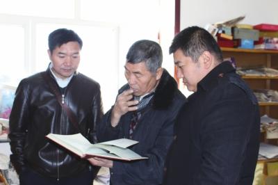 初冬时节,万物生机闭藏,九台其塔木镇刘家村的一座"皇粮碑",以其百余