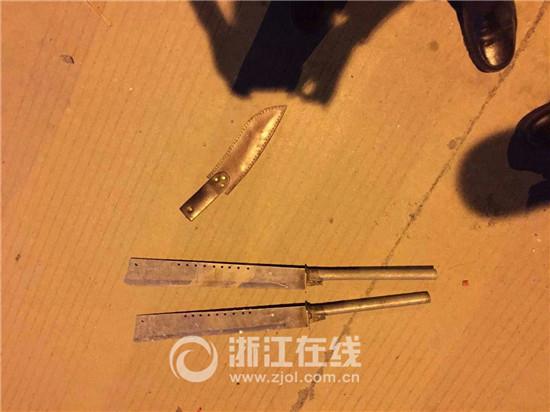 古惑仔街头耍砍刀暴力拒捕被民警开枪制服