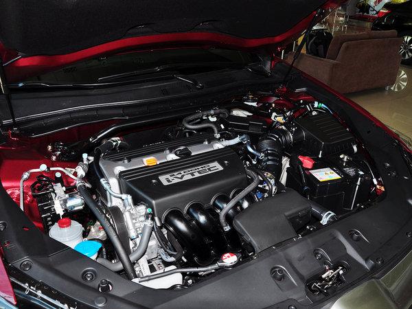 广汽本田 2.4 自动 发动机主体特写