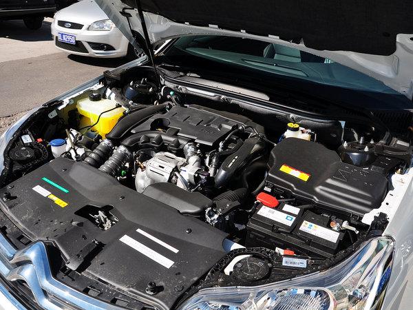 东风雪铁龙 1.6thp 自动 发动机主体特写