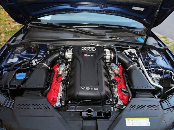 奥迪(进口) 4.2l dct 发动机局部特写