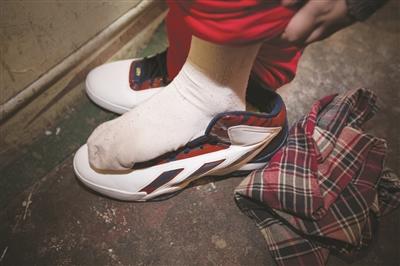 前往连云港之前,袁帆与记者的聊天截图.