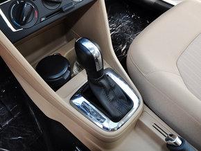 一汽-大众 1.6L 自动 挂档把手特写