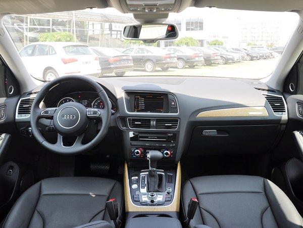 一汽奥迪 40 TFSI quattro 中控台整体