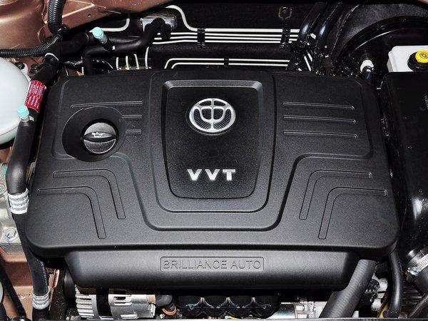 华晨中华 1.6L 手动 发动机主体特写