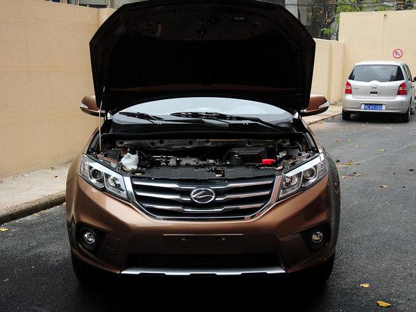 陆风 2.0T 手动 车辆发动机舱整体