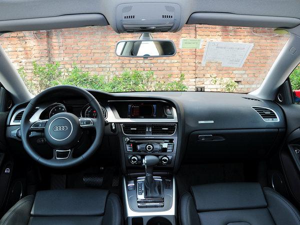 奥迪(进口) 45TFSI 2.0T CVT 中控台整体