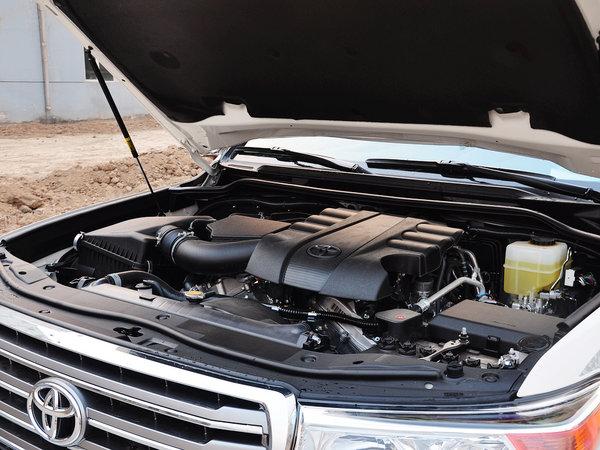 一汽丰田 4.0L AT 发动机主体特写