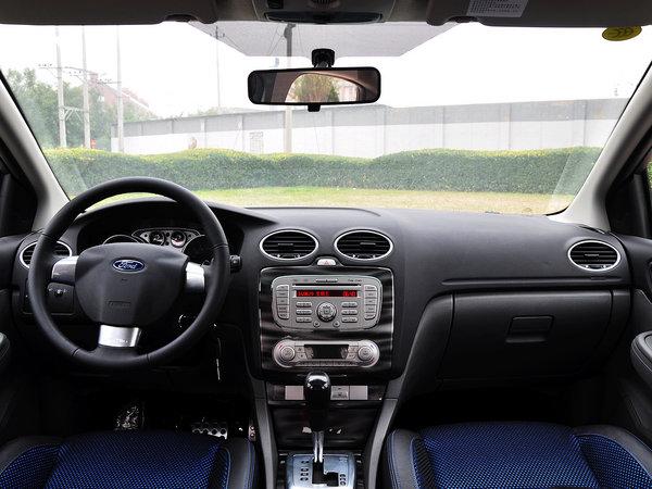 长安福特 两厢经典 1.8L 自动 中控台整体