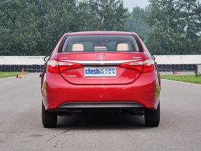 广汽丰田 1.6G-L CVT 车辆正后方尾部视角