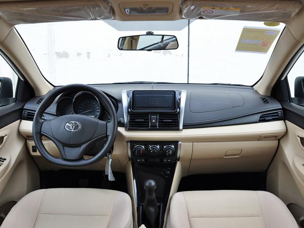 一汽丰田 1.3L 手动 中控台整体