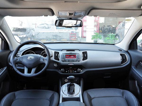 东风悦达起亚 2.0L 自动 中控台整体