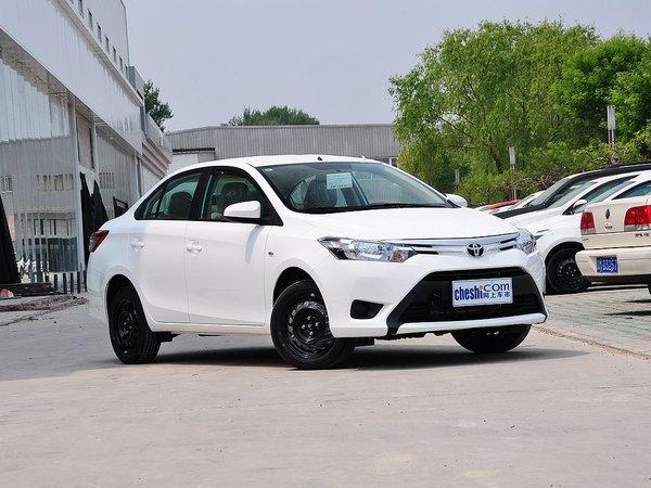 一汽丰田 1.3L 自动 车辆右侧45度角