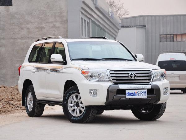 一汽丰田 4.0L AT 车辆右侧45度角