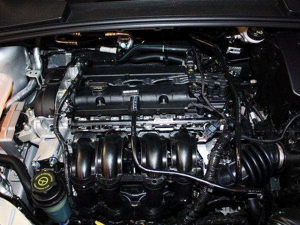 长安福特 两厢 1.6L 自动 发动机主体特写