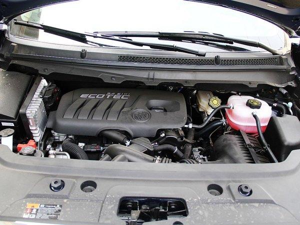 别克 2.4L 自动 发动机主体特写