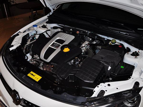 MG 掀背 1.8DVVT TST 发动机主体特写