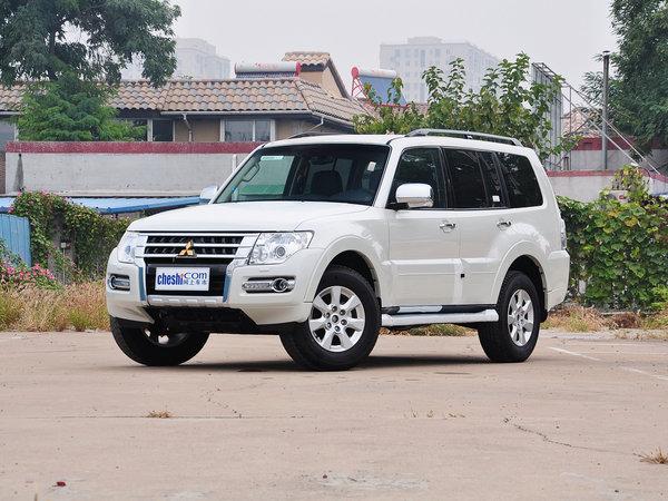 三菱(进口) 3.0L 自动 车辆左前45度视角