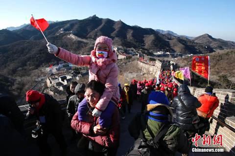 中东部晴朗升温 西藏新疆局部暴雪