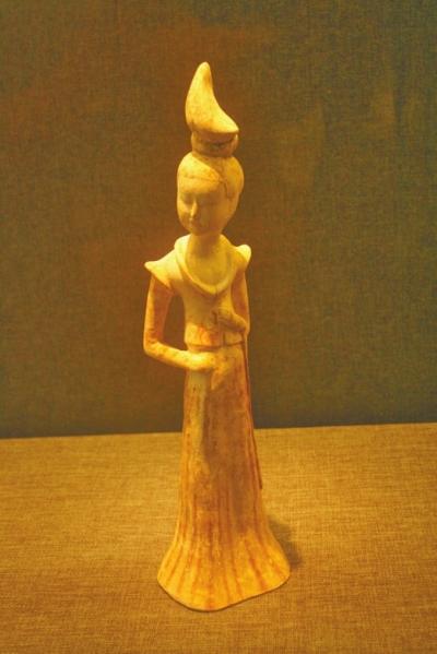 唐朝女性服饰比现代人讲究:一件衣服常做上几年