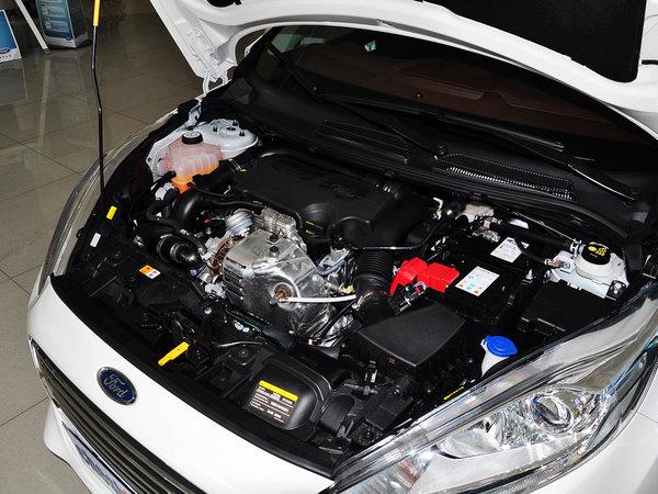 长安福特 1.0 gtdi 自动 发动机主体特写