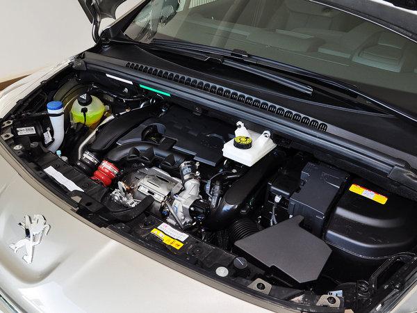 东风标致 1.6thp 自动 发动机主体特写