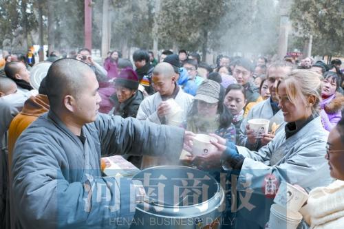 河南少林寺连续7年广施腊八粥 释永信:准备申报非遗