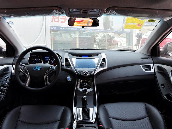 北京现代 1.6L 自动 中控台整体