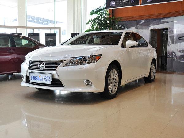 雷克萨斯 ES250 2.5L 车辆左前45度视角