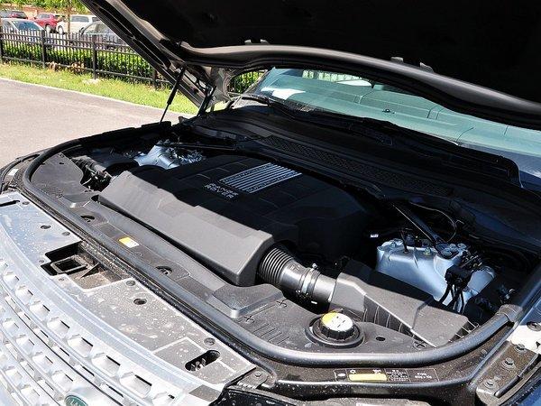 路虎 改款 3.0 发动机主体特写