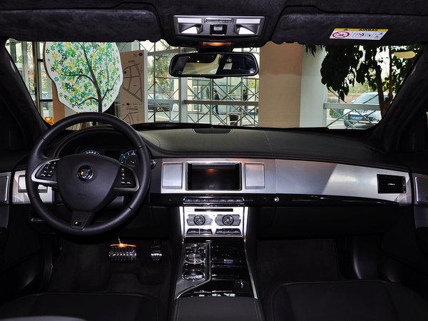 捷豹 3.0 SC 中控台整体