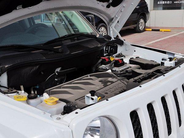 Jeep 2.0L CVT 发动机主体特写