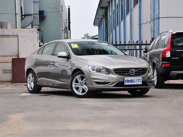 沃尔沃亚太 2.0T 自动 车辆右侧45度角