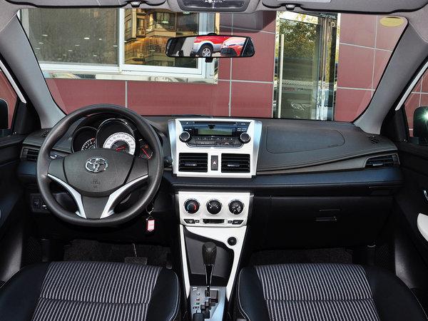 广汽丰田 1.5G 自动 中控台整体